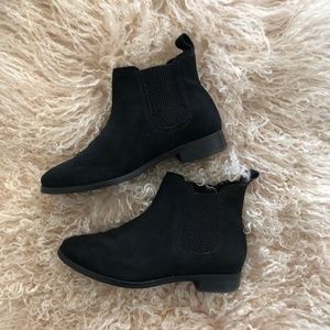 TOMS Black Waxy Suede Ella Boots
